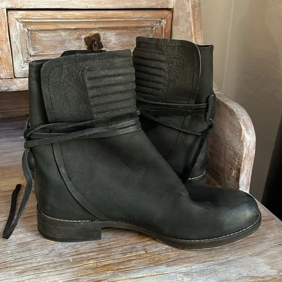 🖤 Free People Cambridge Black Leather Wrap Up Boots Size 38 - Picture 3 of 9